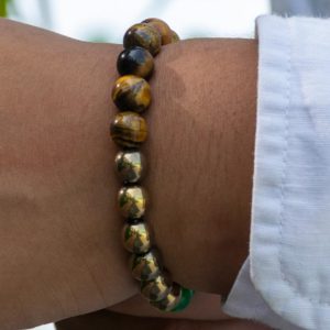 gemstones bracelet for wealth and prosperity